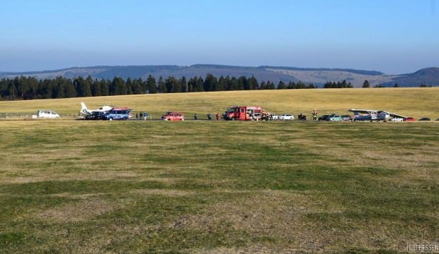 Almanya’da uçak kalabalığın üzerine düştü