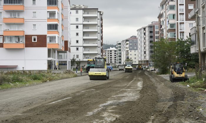Tekkeköy’de asfalt çalışmaları aralıksız devam ediyor