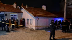 Komşu Dehşeti! Tartışma Kanlı Bitti, Anne Öldü Kızı Ağır Yaralandı