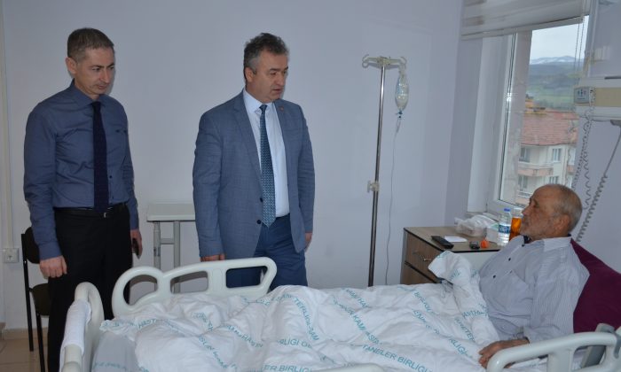 Başkan Topaloğlu hasta ziyaretinde bulundu