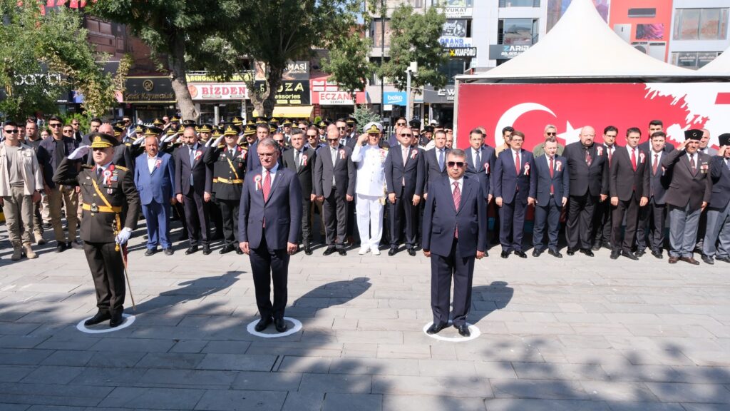 Van’da 30 Ağustos Zafer Bayramı coşkusu