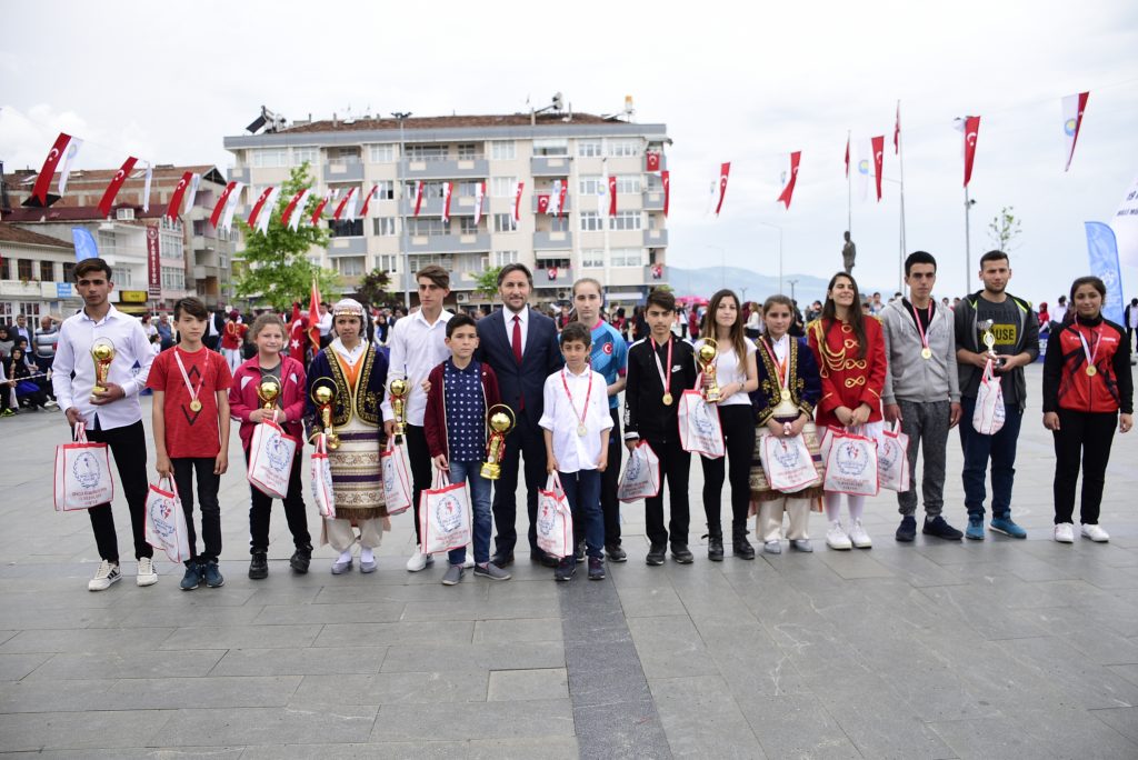 Yakakent’te19 Mayıs Atatürk’ü Anma, Gençlik ve Spor Bayramı coşkuyla kutlandı