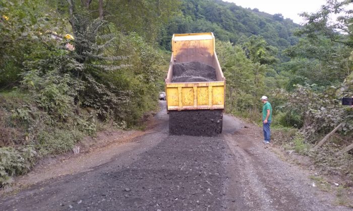 Salıpazarı’nda asfalt yol çalışmaları yeniden başladı