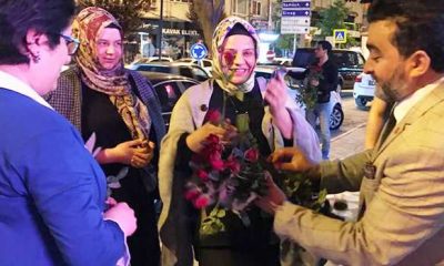 Öcal Bafra’da vatandaşlara gül hediye etti