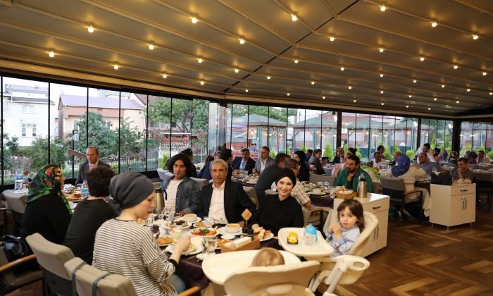 Başkan Demirtaş Meclis üyeleri ile iftar yemeğinde bir araya geldi