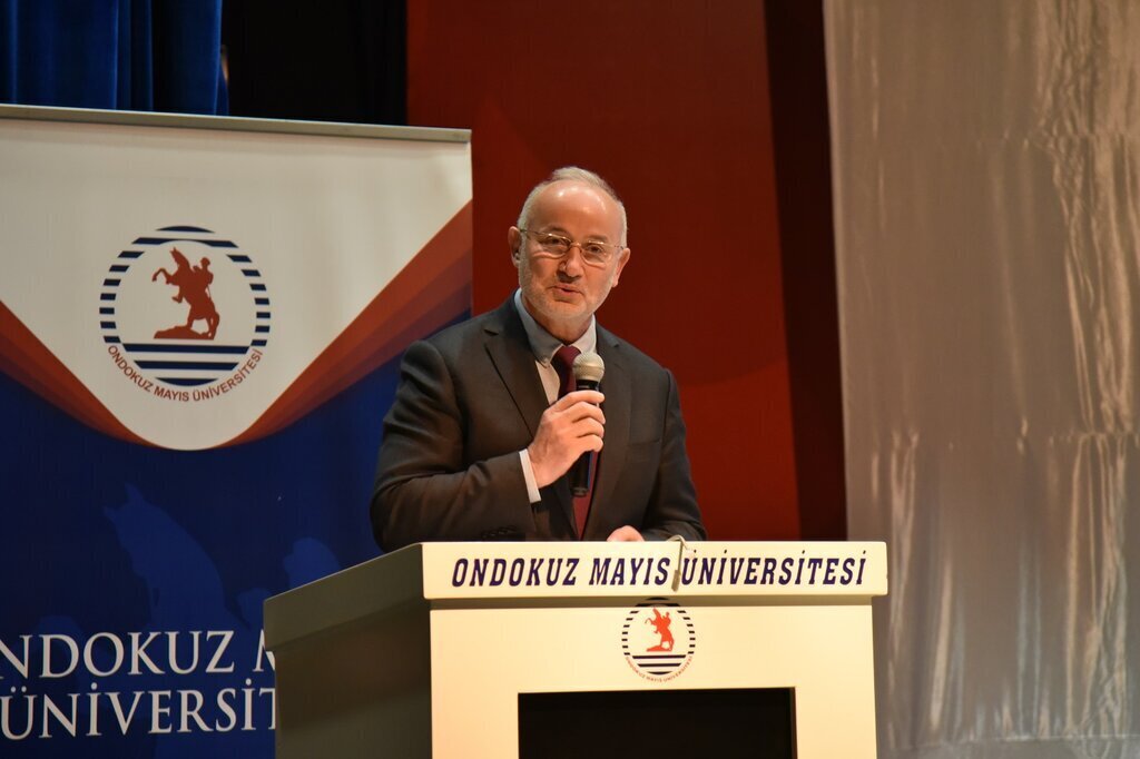 ‘Canakkale Gecilmez Oratoryosunu Izleyen Rektor Unal Canakkalenin Cocuklari Olarak Gurur Duyuyoruz